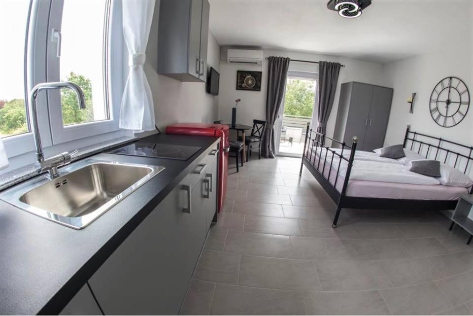Apartments Mojeljeto Фажана Экстерьер фото